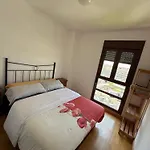 Calido Apartamento Con Piscina Y Garaje
