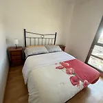 Calido Apartamento Con Piscina Y Garaje