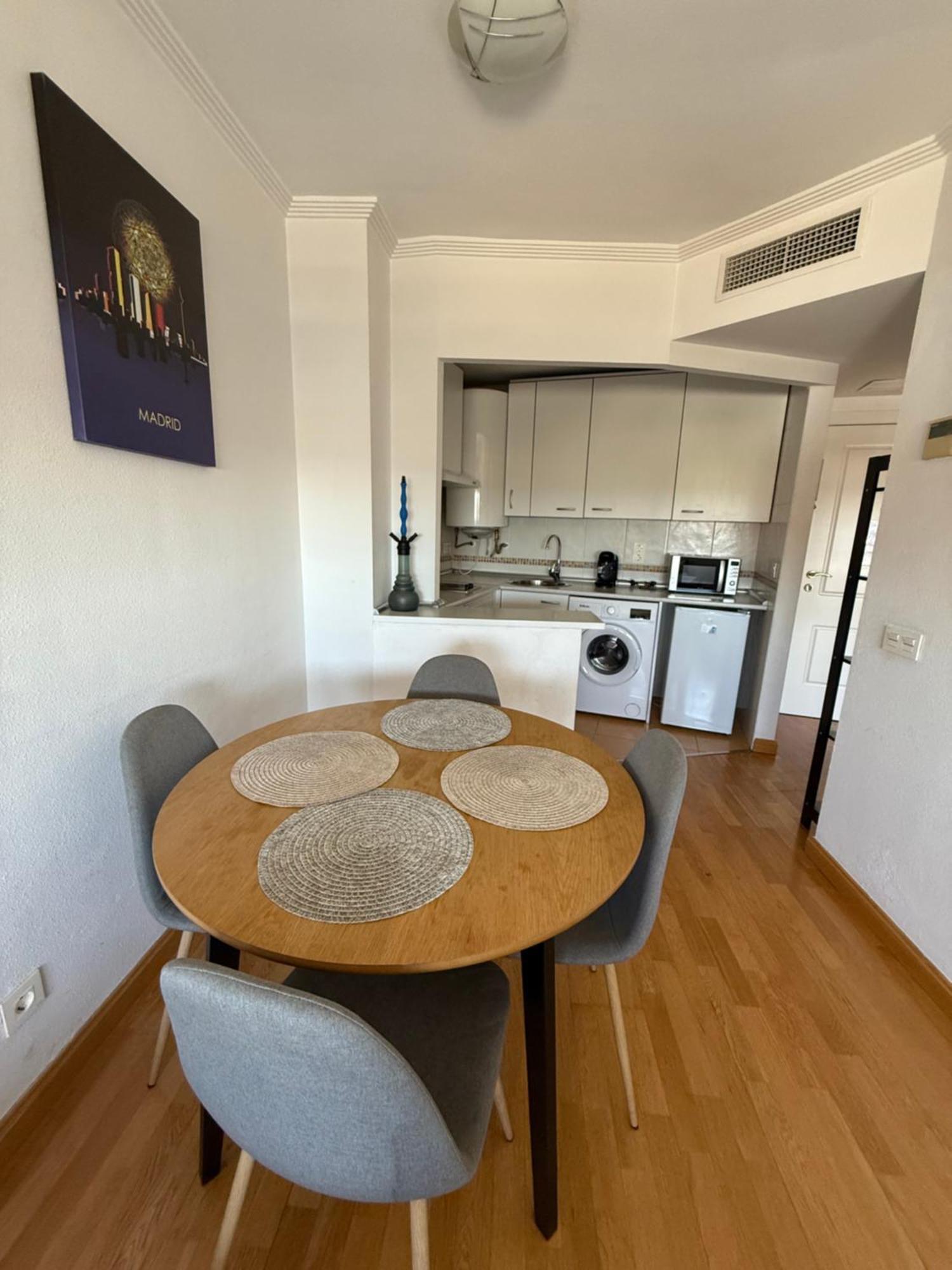 Apartamento Calido Con Piscina Y Garaje *