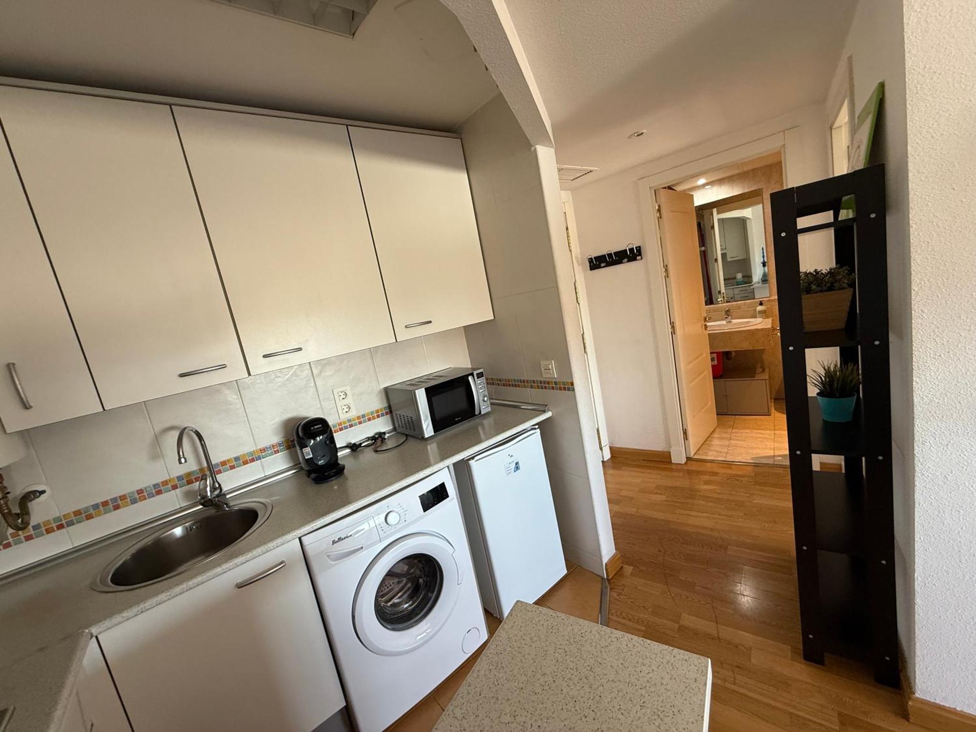 Apartamento Calido Con Piscina Y Garaje Madrid